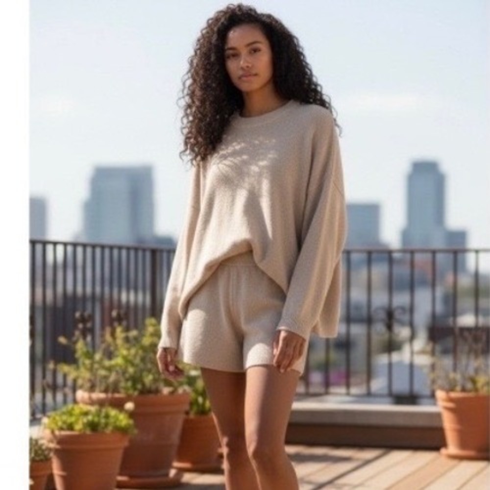 Zenana NWT Beige Knit Two Piece Lounge Set Oversized Sweater and Shorts Cozy Sm